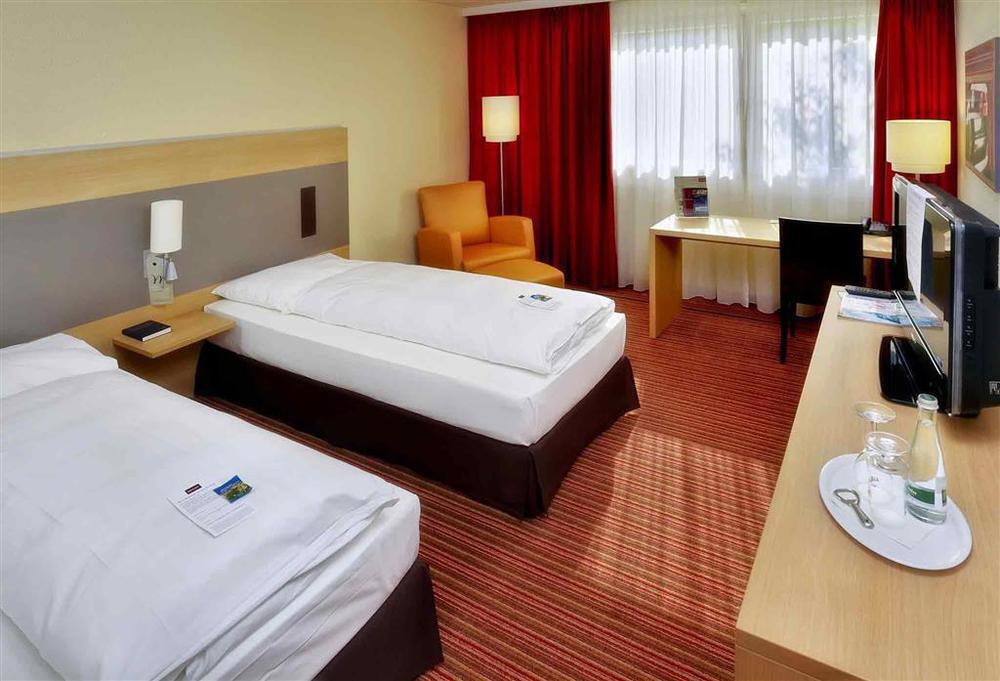 Elaya Hotel Stuttgart Boblingen Ruang foto
